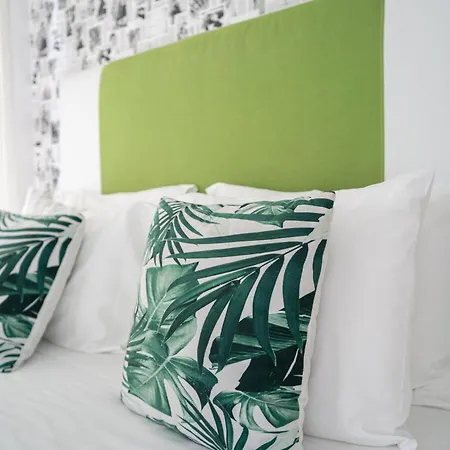 By The Sea - Bed & Breakfast 3*