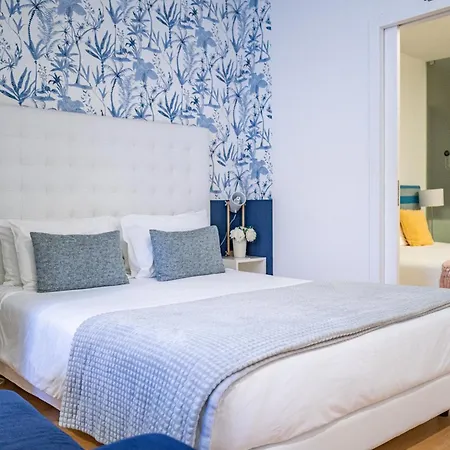 By The Sea - Bed & Breakfast Nazaré