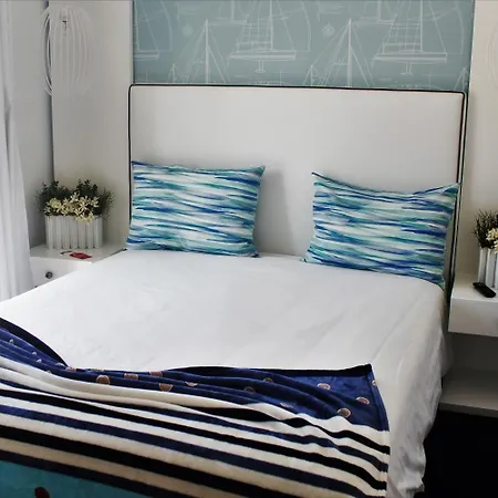 Bed & Breakfast By The Sea - Nazaré