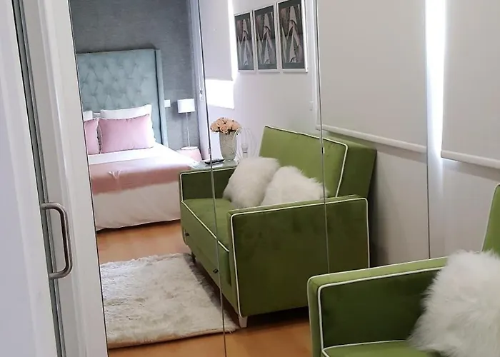 By The Sea - Oda ve Kahvaltı