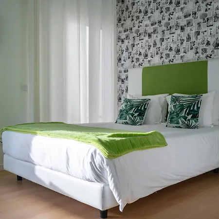 By The Sea - ベッド・アンド・ブレックファスト