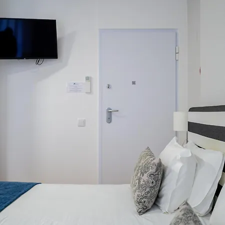 ベッド・アンド・ブレックファスト By The Sea -