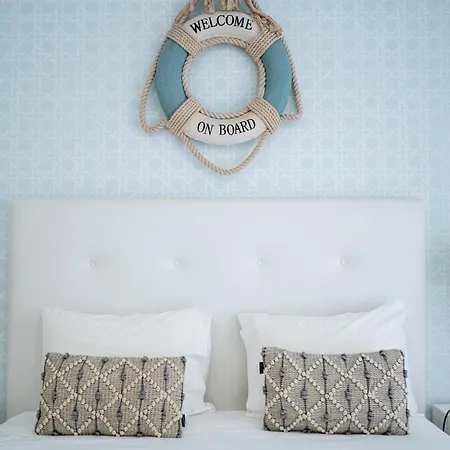 فندق مبيت وإفطار By The Sea - 3*