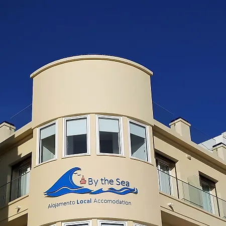 By The Sea - Bed & Breakfast Nazaré