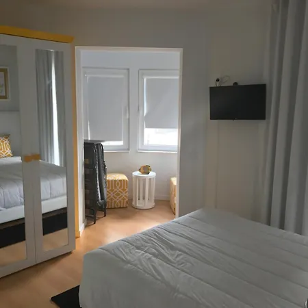 Bed & Breakfast By The Sea - 3*