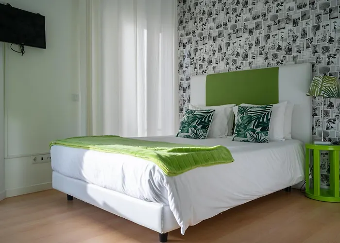 By The Sea - לינה וארוחת בוקר