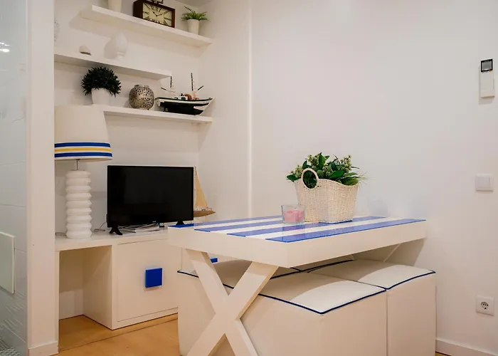 Bed & Breakfast By The Sea - Nazaré