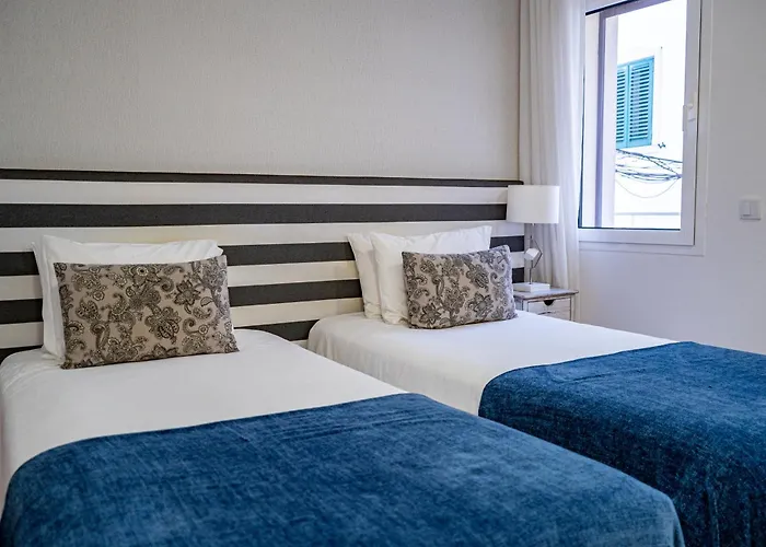 Bed & Breakfast By The Sea - 3*