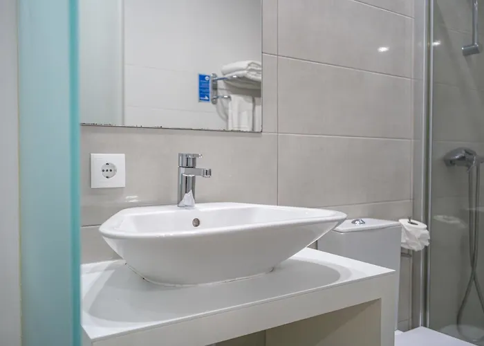 By The Sea - לינה וארוחת בוקר נאזרה