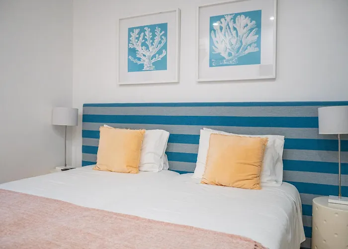 By The Sea - לינה וארוחת בוקר