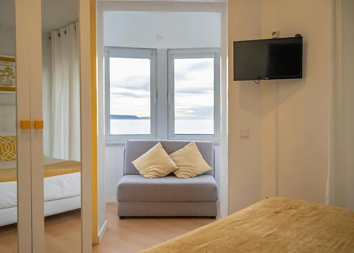 לינה וארוחת בוקר By The Sea - נאזרה