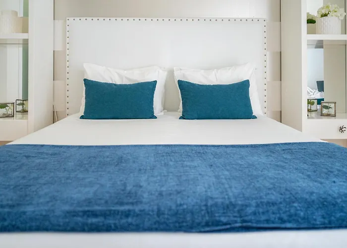 By The Sea - נאזרה