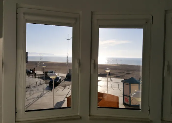 לינה וארוחת בוקר By The Sea - 3*