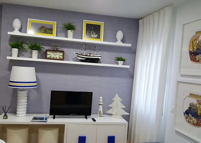 לינה וארוחת בוקר By The Sea - 3*