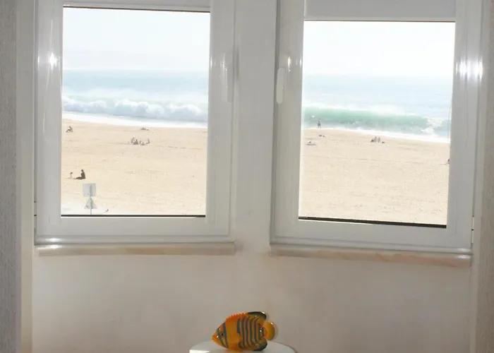 By The Sea - לינה וארוחת בוקר נאזרה