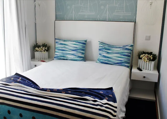 לינה וארוחת בוקר By The Sea - נאזרה