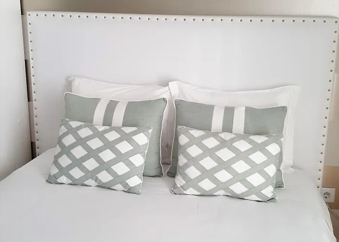 לינה וארוחת בוקר By The Sea - נאזרה