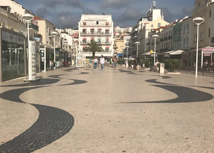 By The Sea - לינה וארוחת בוקר נאזרה